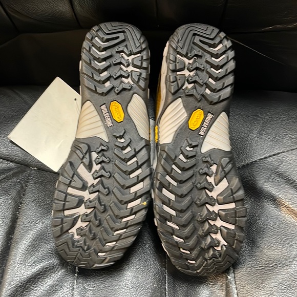 🥾🥾New, No box Womens/Ladies Wolverine Ics Yellow Hiking Shoe Size 6M🥾🥾 - Picture 3 of 3